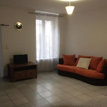 Apartment Confortable 33 M2 *